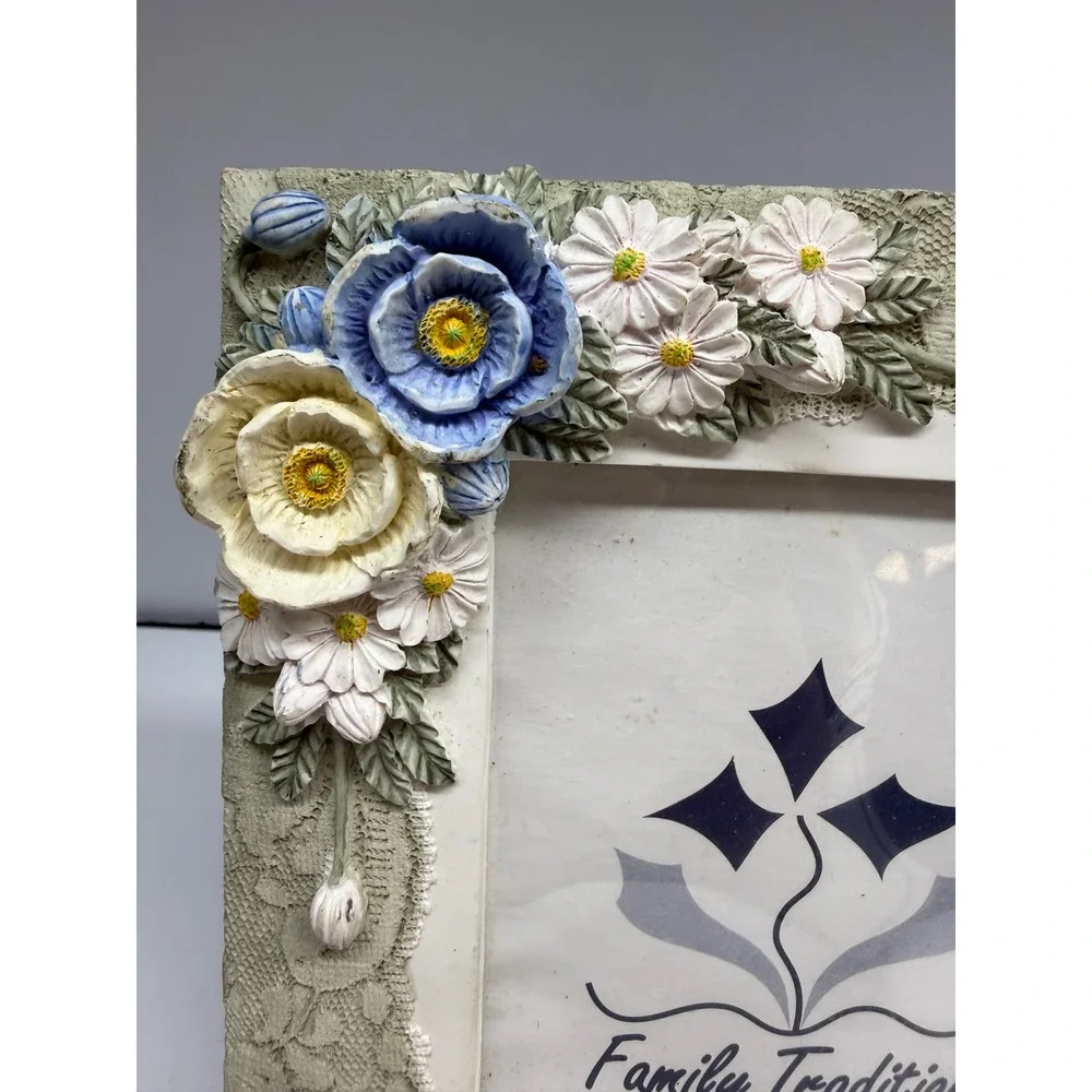 Family Traditions Floral Lace Photo Frame 4x6 Blue White Flowers Cottagecore